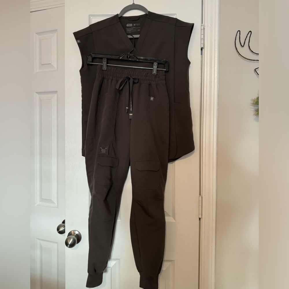 Figs STAR WARS set. Limited edition. Top XXS. Joggers XXS PETITE (run long).